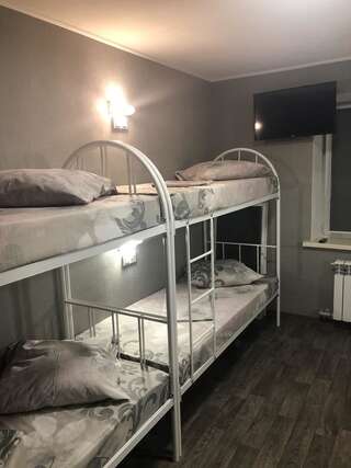 Хостелы Urban hostel Северодонецк Спальное место на двухъярусной кровати в общем номере для мужчин-2