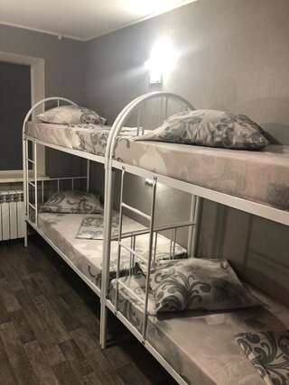 Хостелы Urban hostel Северодонецк Спальное место на двухъярусной кровати в общем номере для мужчин-3