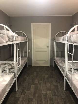 Хостелы Urban hostel Северодонецк Спальное место на двухъярусной кровати в общем номере для мужчин-4