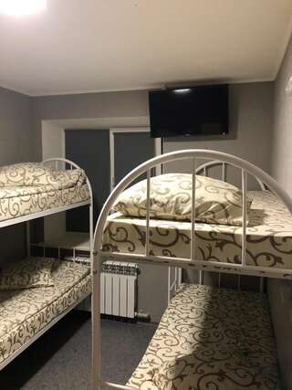 Хостелы Urban hostel Северодонецк Спальное место на двухъярусной кровати в общем номере для женщин-8